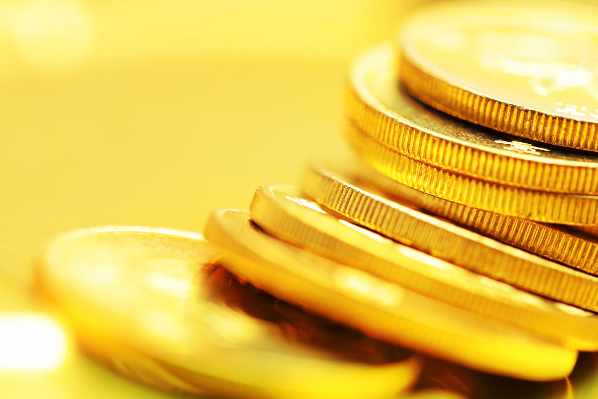 como invertir en el oro